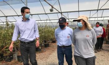 Ministro de Energía inaugura planta solar flotante más grande de Chile